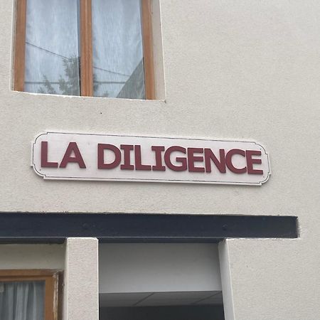 Le Carrosse, La Diligence, Centre Saint Jean De Losne Tarif 2Pers 1 Chambre, Tarif 4 Pers 2 Chambres Exterior foto